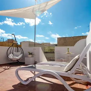 https://travelers-house-casa-dona-carmela.tenerifehoteles.net